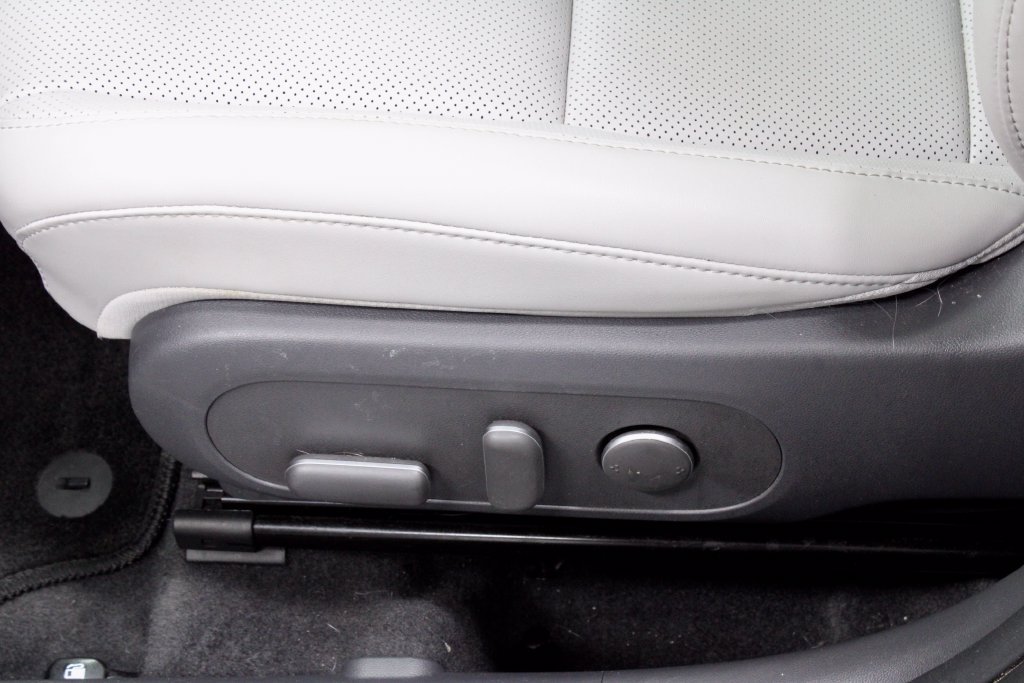 Used 2024 Hyundai Kona Limited AWD/4WD image 25