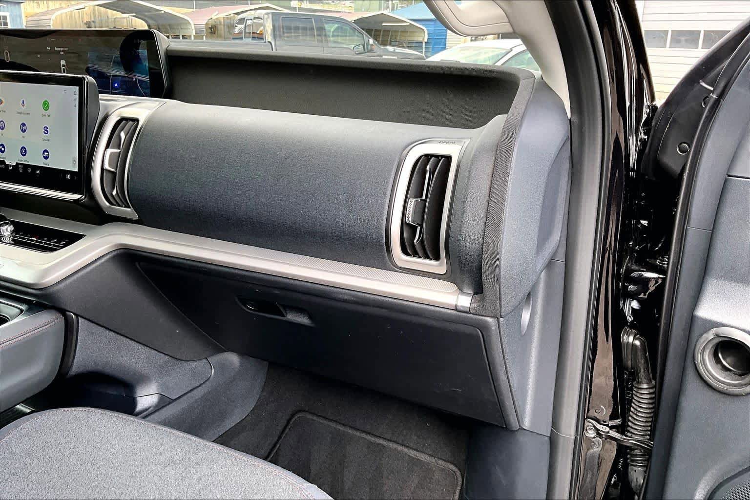 Certified 2025 Ford Expedition Active RWD image 19