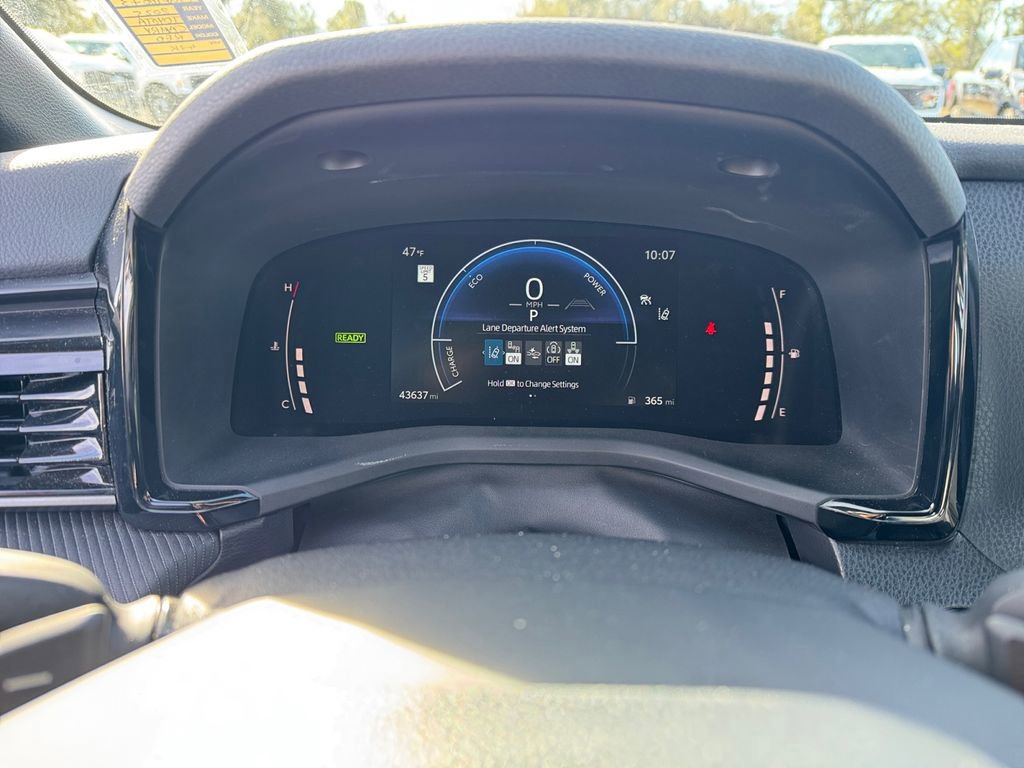 Used 2025 Toyota Camry SE image 29