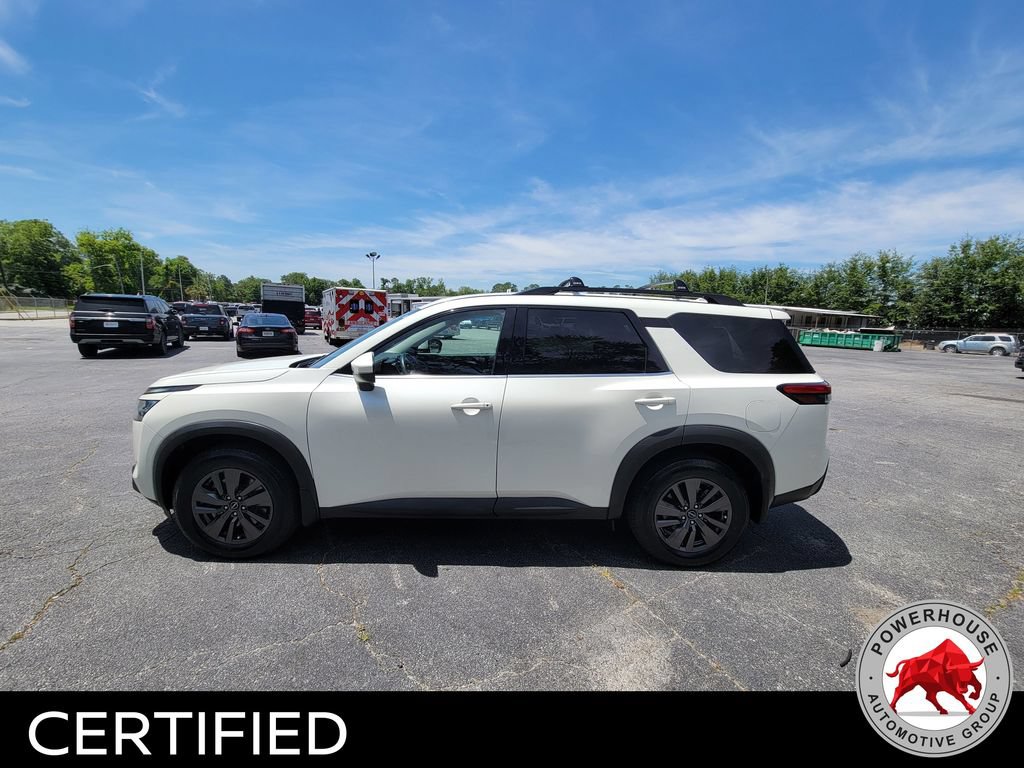 Used 2022 Nissan Pathfinder SV AWD/4WD image 2