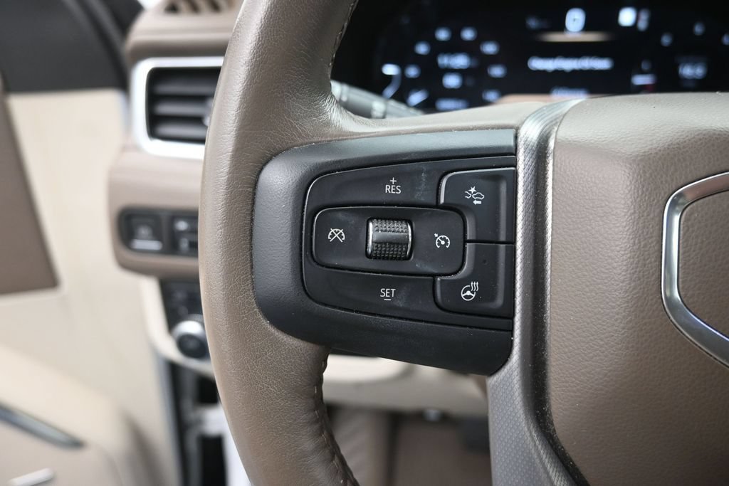 Used 2022 GMC Yukon XL Denali AWD/4WD image 28