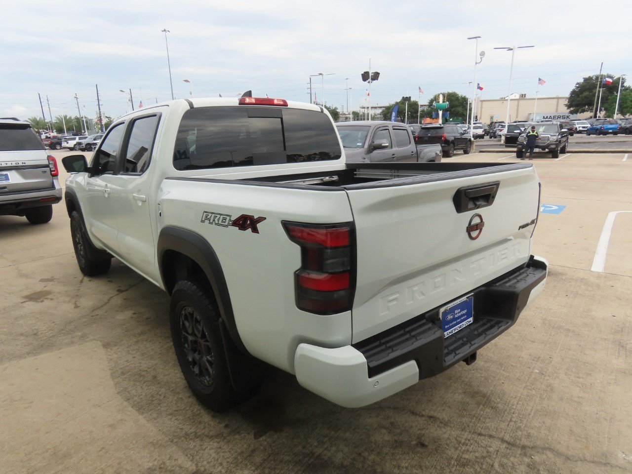 Used 2023 Nissan Frontier PRO-4X w/ Pro-4X Premium Package AWD/4WD image 15