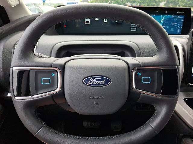Certified 2025 Ford Expedition Active AWD/4WD image 18