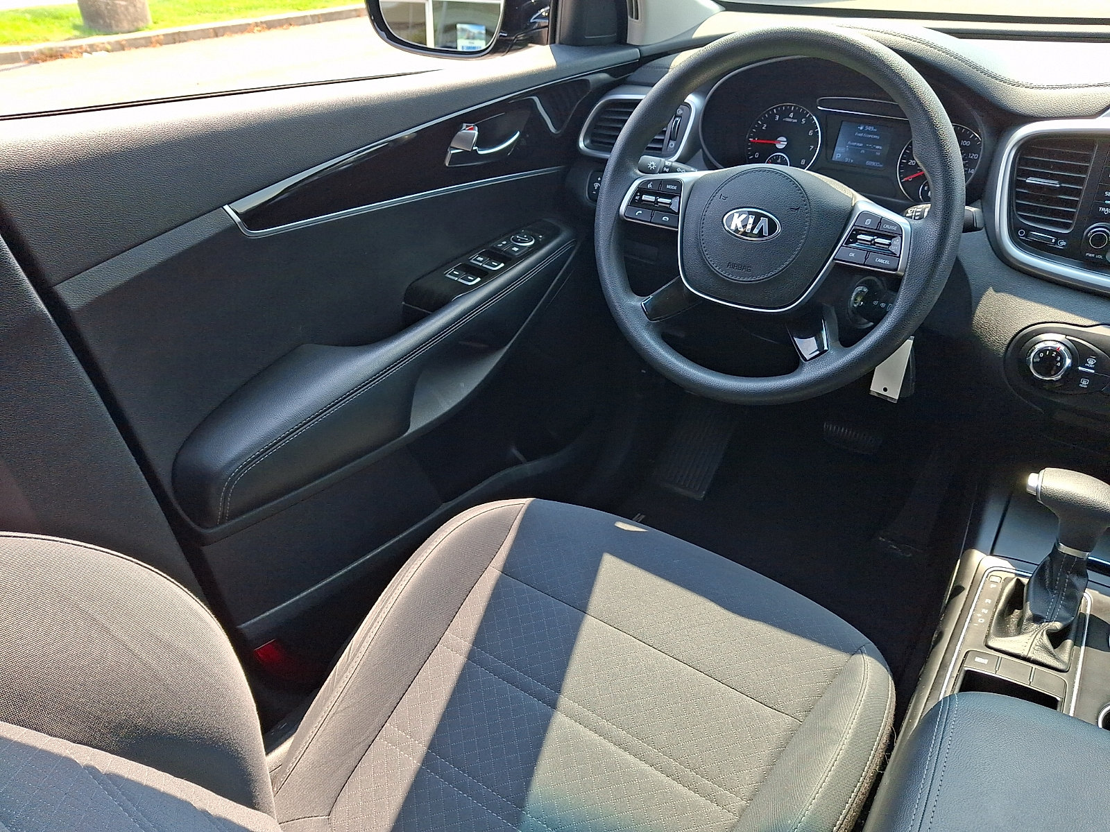 Used 2019 Kia Sorento L FWD image 13