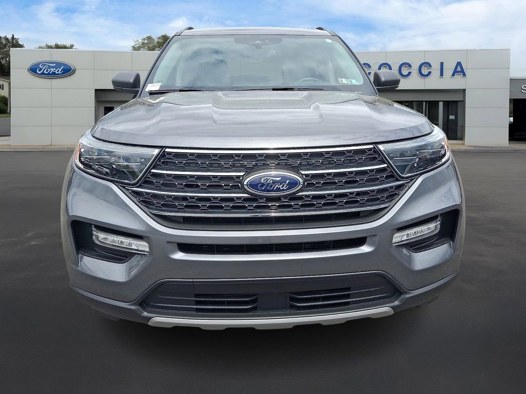 Certified 2023 Ford Explorer XLT w/ Equipment Group 202A AWD/4WD image 2
