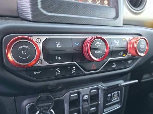 Used 2023 Jeep Gladiator Sport image 18