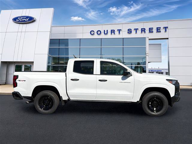 Used 2023 Chevrolet Colorado W/T w/ WT Convenience Package II AWD/4WD image 4