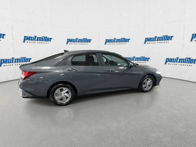 Used 2026 Hyundai Elantra SE FWD image 12