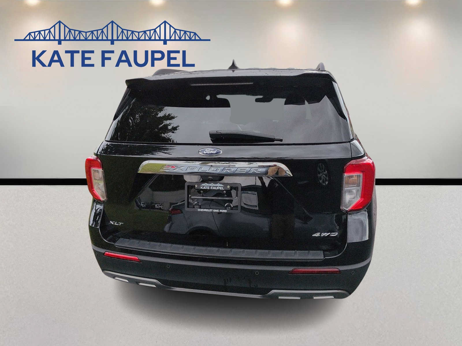 Certified 2024 Ford Explorer XLT w/ Equipment Group 202A AWD/4WD image 6