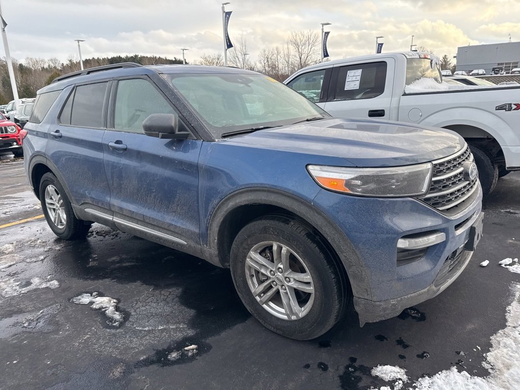 Certified 2022 Ford Explorer XLT w/ Equipment Group 202A image 2