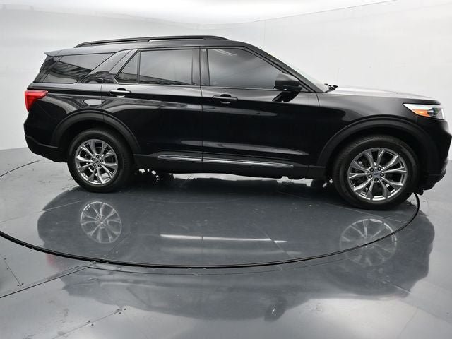 Certified 2023 Ford Explorer XLT w/ Equipment Group 202A AWD/4WD image 12