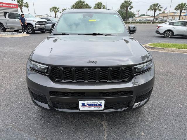 Used 2025 Jeep Grand Cherokee L Limited w/ Black Appearance Package AWD/4WD image 9