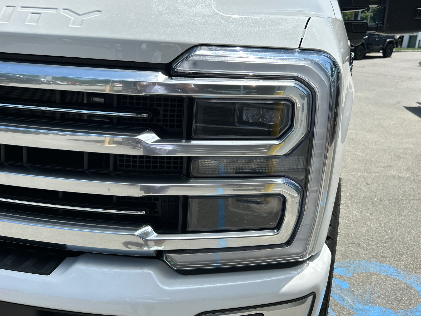 Certified 2025 Ford F350 Platinum w/ FX4 Off-Road Package AWD/4WD image 4