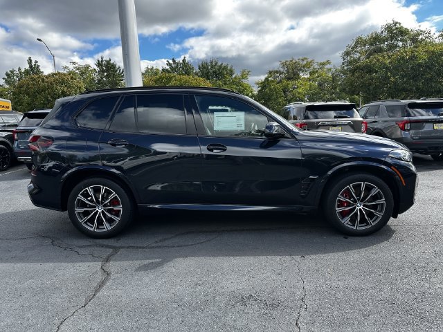 Used 2024 BMW X5 xDrive40i w/ M Sport Package AWD/4WD image 4