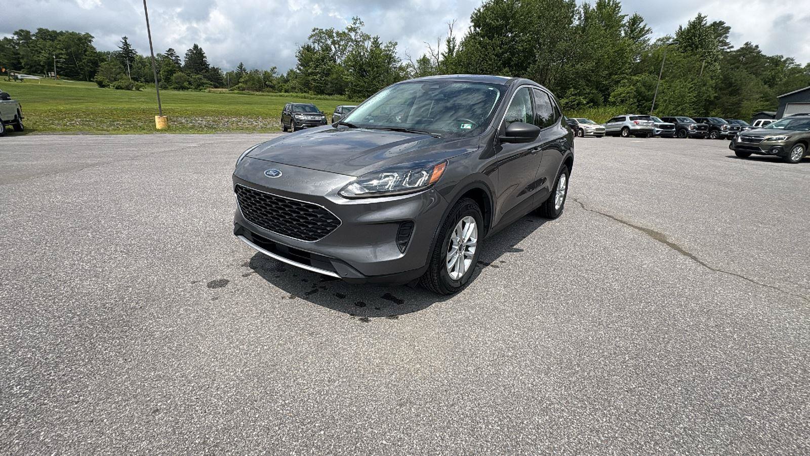 Certified 2022 Ford Escape SE w/ Cold Weather Package AWD/4WD image 8