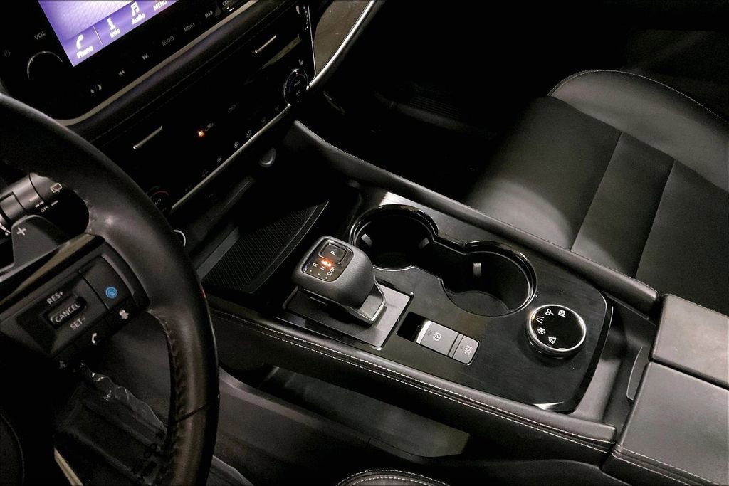 Used 2023 Nissan Rogue SL w/ SL Premium Package image 16