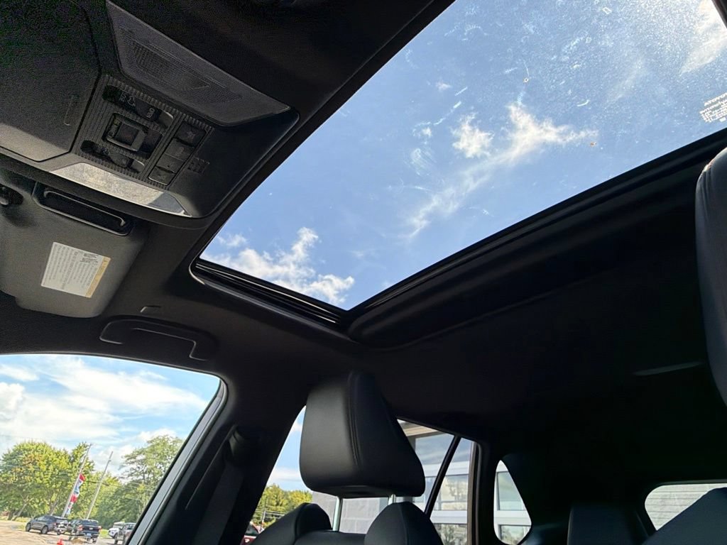 Used 2023 Toyota RAV4 XSE AWD/4WD image 35