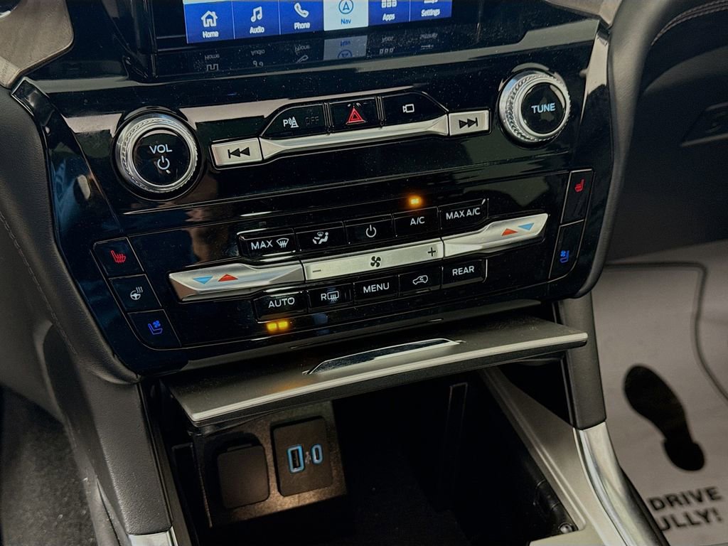 Certified 2023 Ford Explorer Platinum w/ Technology Package AWD/4WD image 16