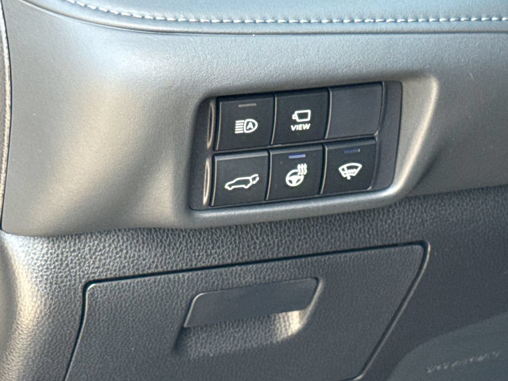 Used 2020 Toyota Highlander Limited FWD image 16
