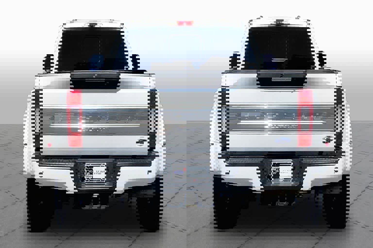 Certified 2022 Ford F450 Platinum w/ FX4 Off-Road Package image 5