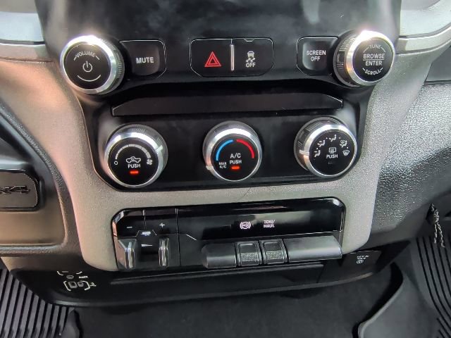Used 2024 RAM 3500 Tradesman w/ Chrome Appearance Group AWD/4WD image 31