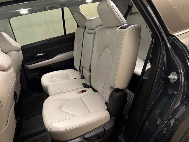 Used 2026 Toyota Grand Highlander FWD image 32