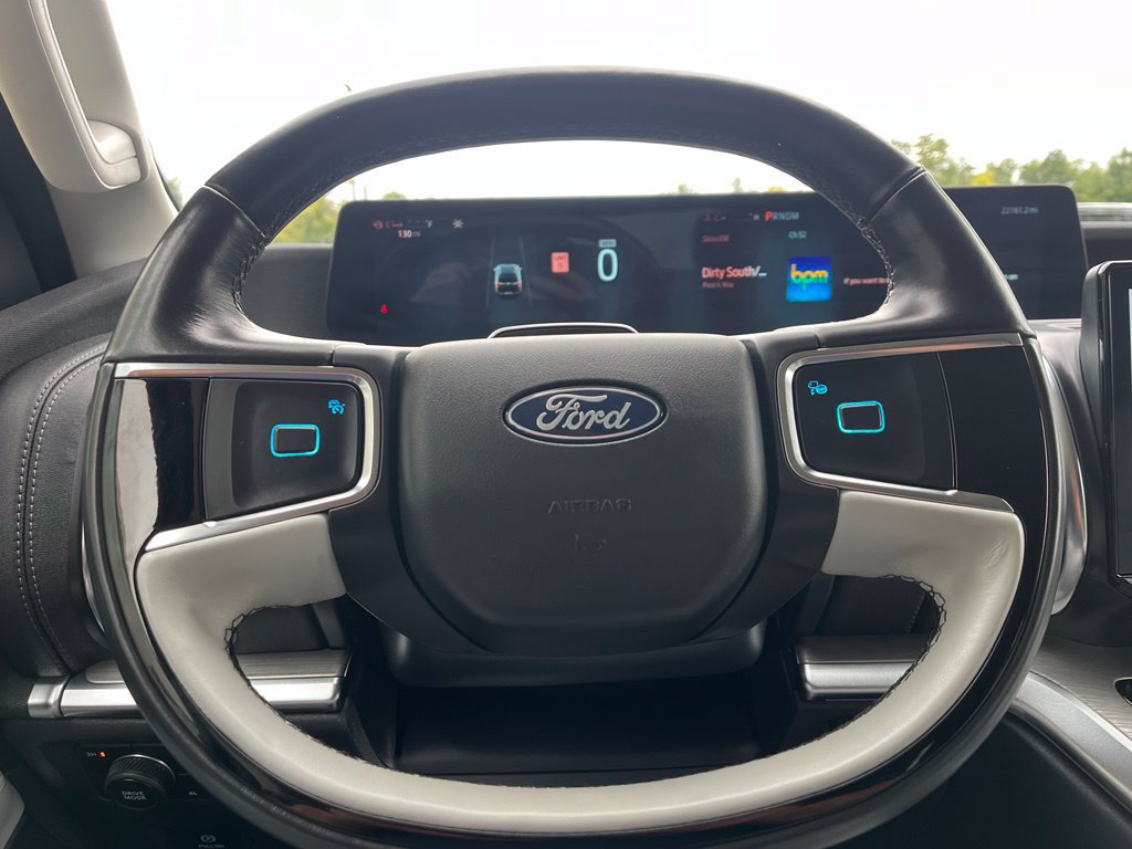 Certified 2025 Ford Expedition Max Platinum w/ Driver's Package AWD/4WD image 27