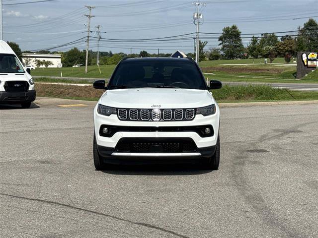 Used 2024 Jeep Compass Limited AWD/4WD image 2
