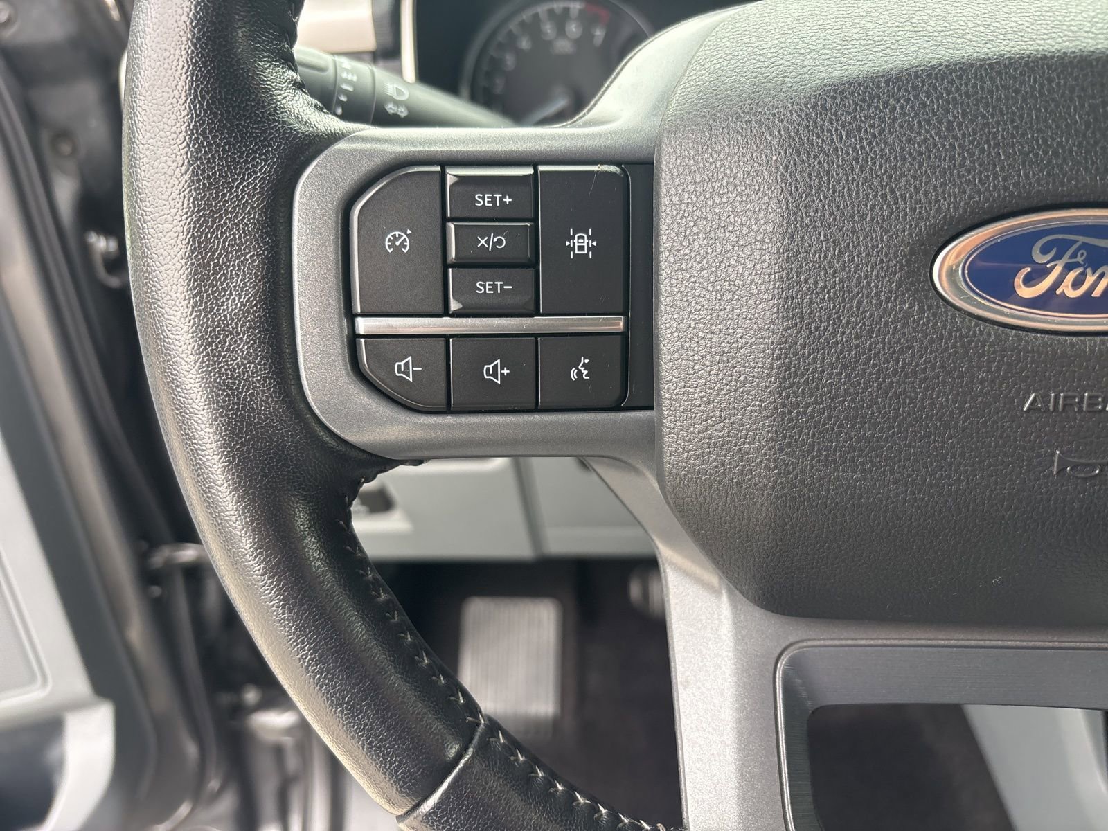 Certified 2022 Ford F150 XLT w/ Equipment Group 302A High image 19