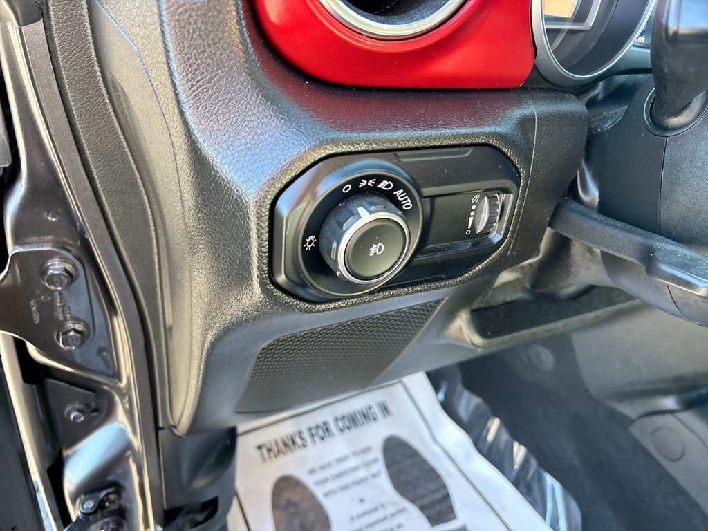 Used 2023 Jeep Wrangler Unlimited Rubicon AWD/4WD image 28