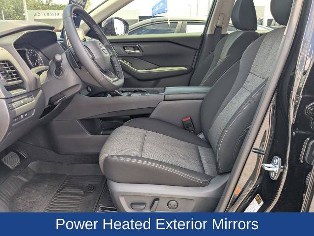 Used 2026 Nissan Rogue SV w/ Cold Weather Package FWD image 13