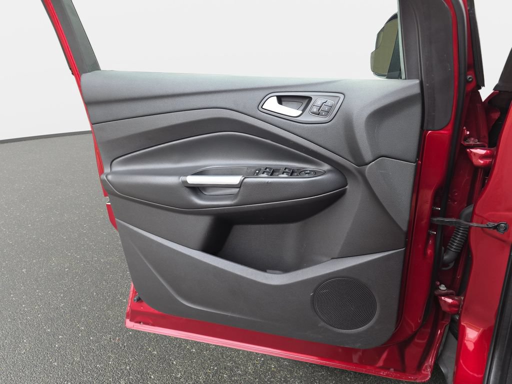 Certified 2018 Ford Escape Titanium AWD/4WD image 25