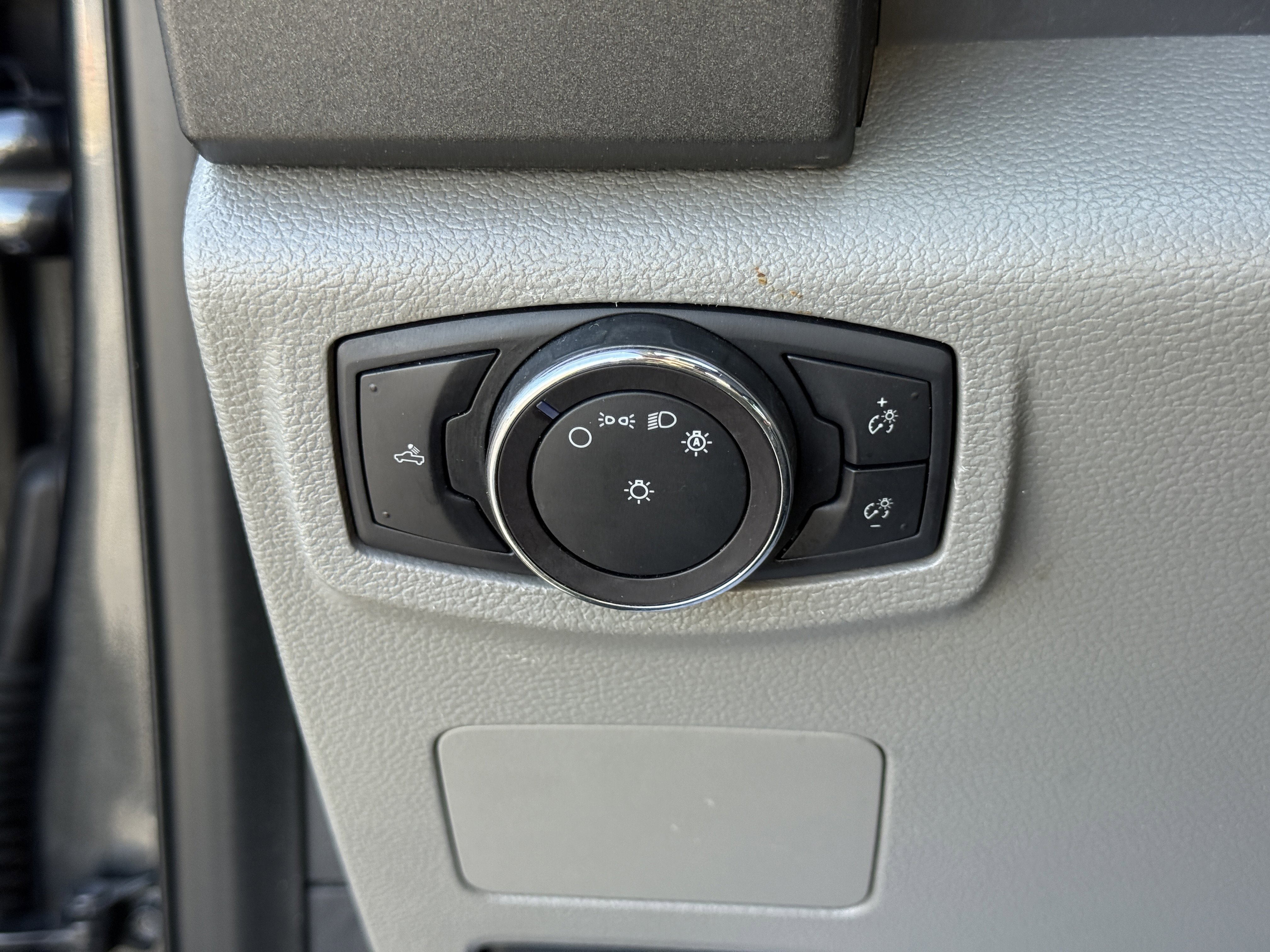 Certified 2019 Ford F250 XL w/ STX Appearance Package image 25