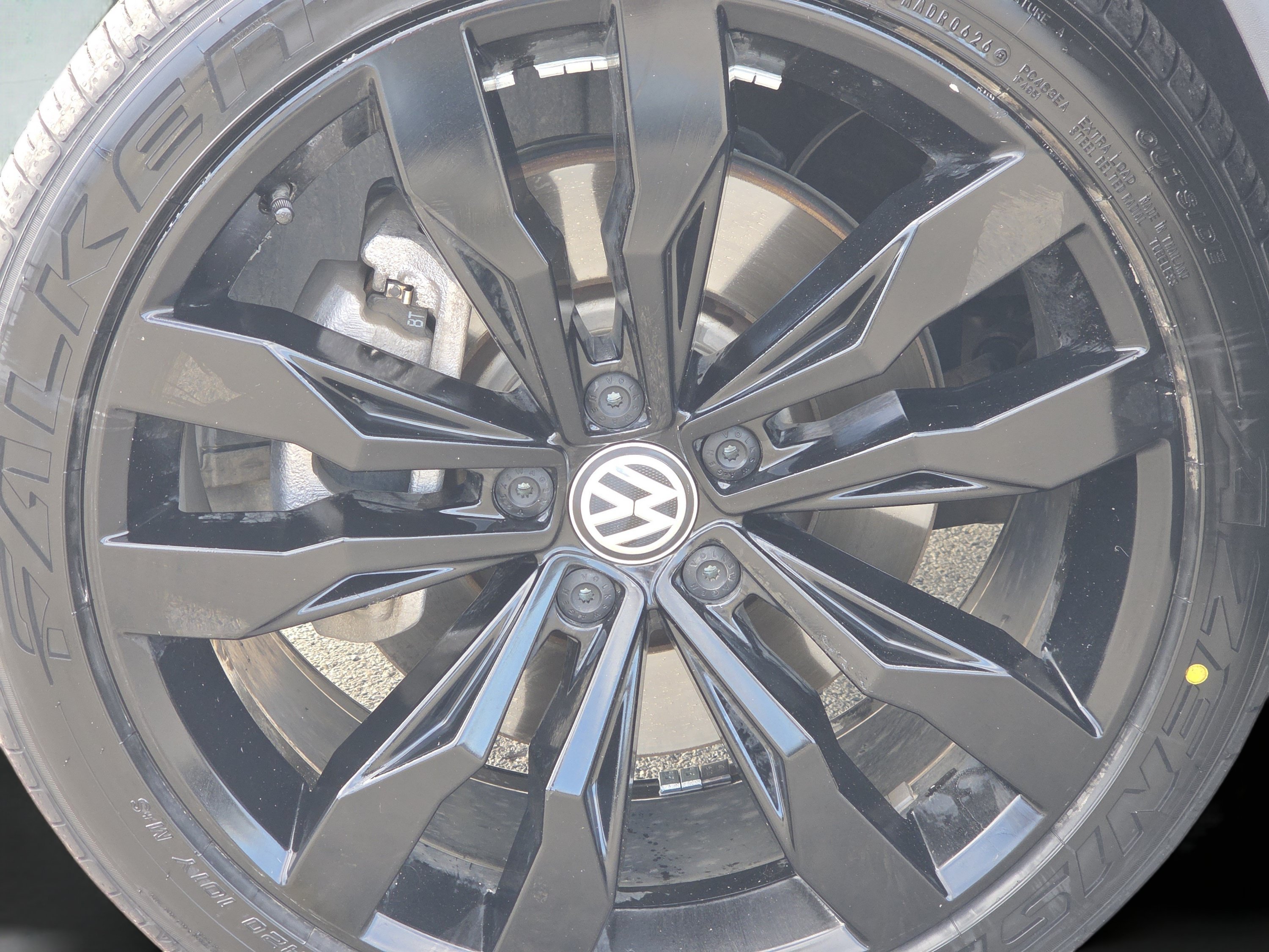 Used 2021 Volkswagen Tiguan SE AWD/4WD image 18