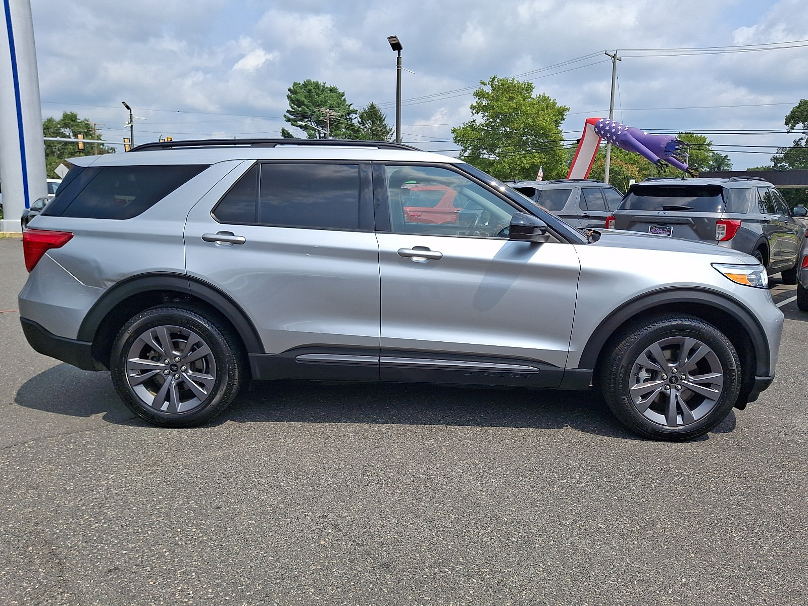 Certified 2023 Ford Explorer XLT w/ Equipment Group 202A AWD/4WD image 12