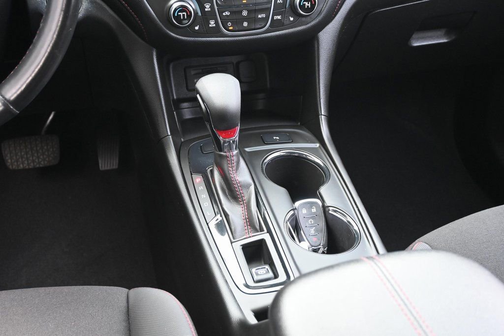 Used 2022 Chevrolet Equinox RS w/ Infotainment Package image 30