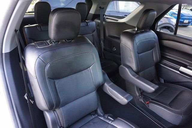 Certified 2022 Ford Explorer Limited w/ Limited Technology Package image 26