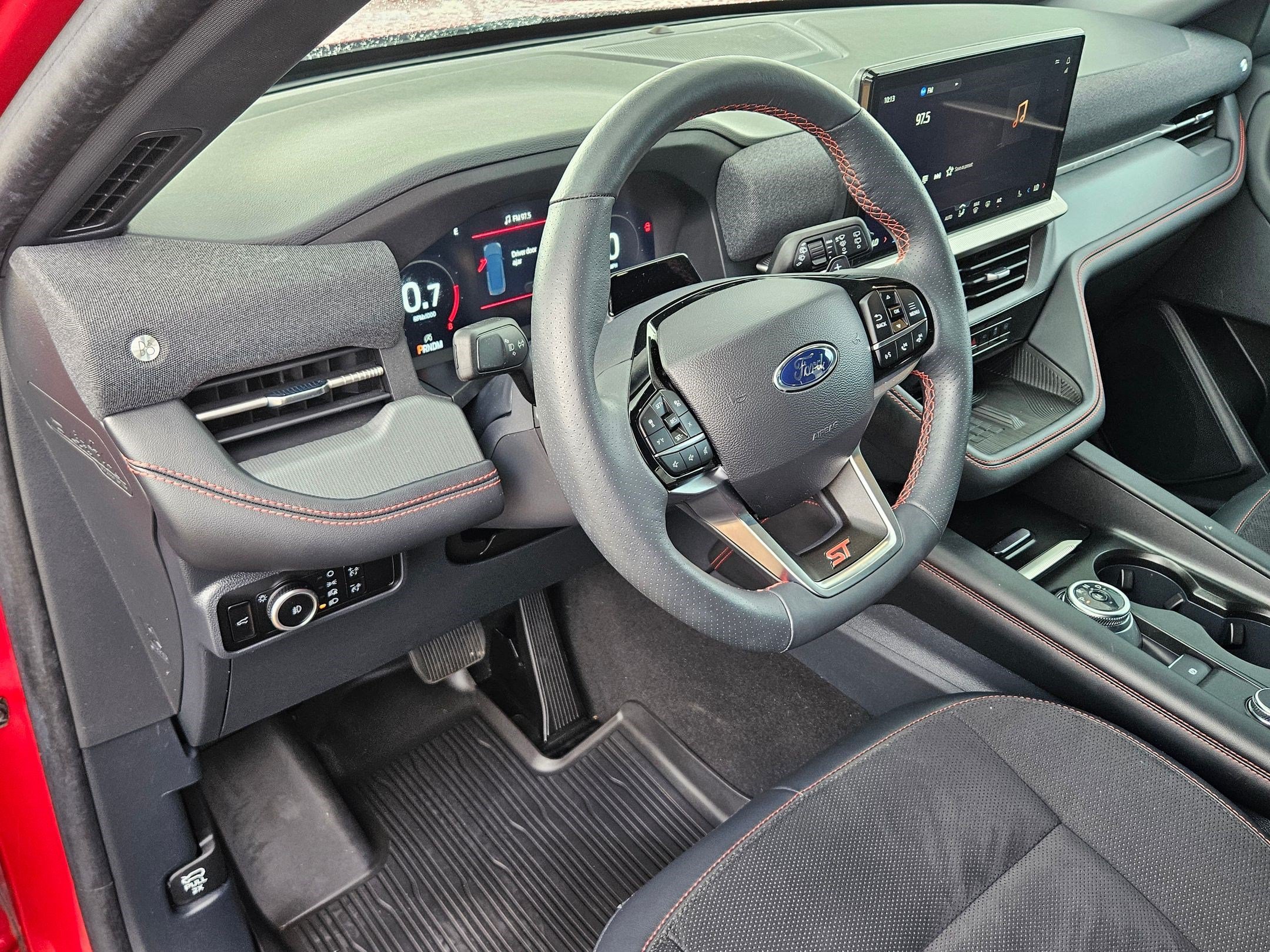 Certified 2025 Ford Explorer ST RWD image 16