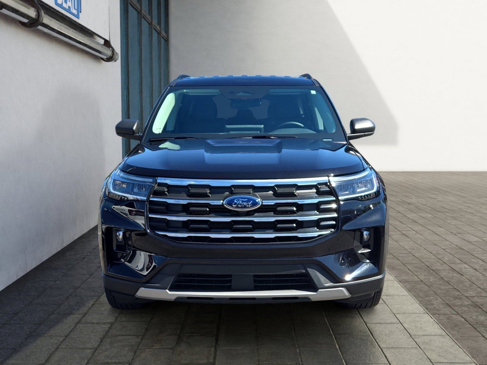 Certified 2025 Ford Explorer Active w/ Active Comfort Package AWD/4WD image 8