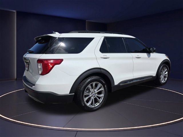 Certified 2023 Ford Explorer XLT w/ Equipment Group 202A RWD image 3