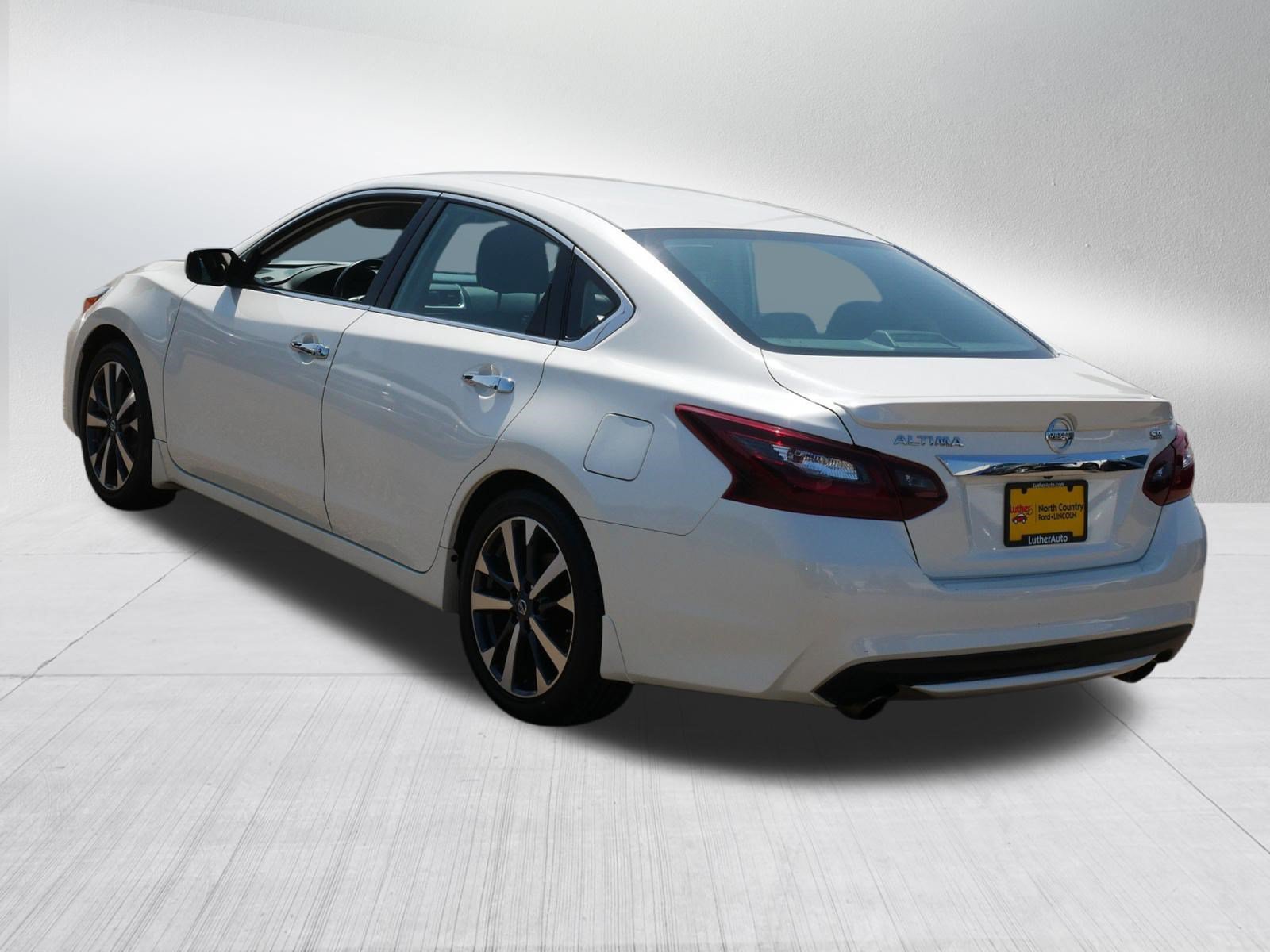 Used 2017 Nissan Altima 2.5 SR FWD image 5