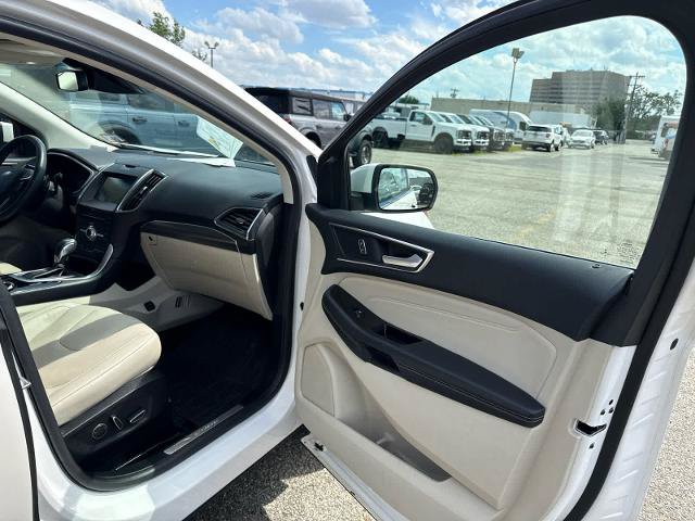 Certified 2018 Ford Edge Titanium w/ Equipment Group 301A AWD/4WD image 9