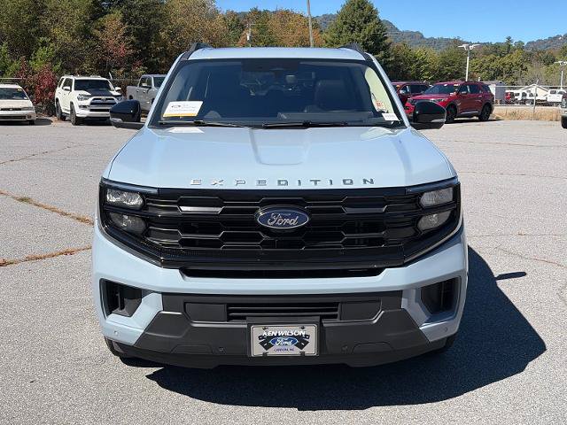 Certified 2025 Ford Expedition Active AWD/4WD image 5