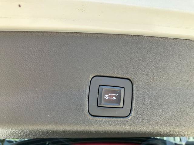 Used 2023 Chevrolet TrailBlazer RS w/ Sun and Liftgate Package FWD image 14