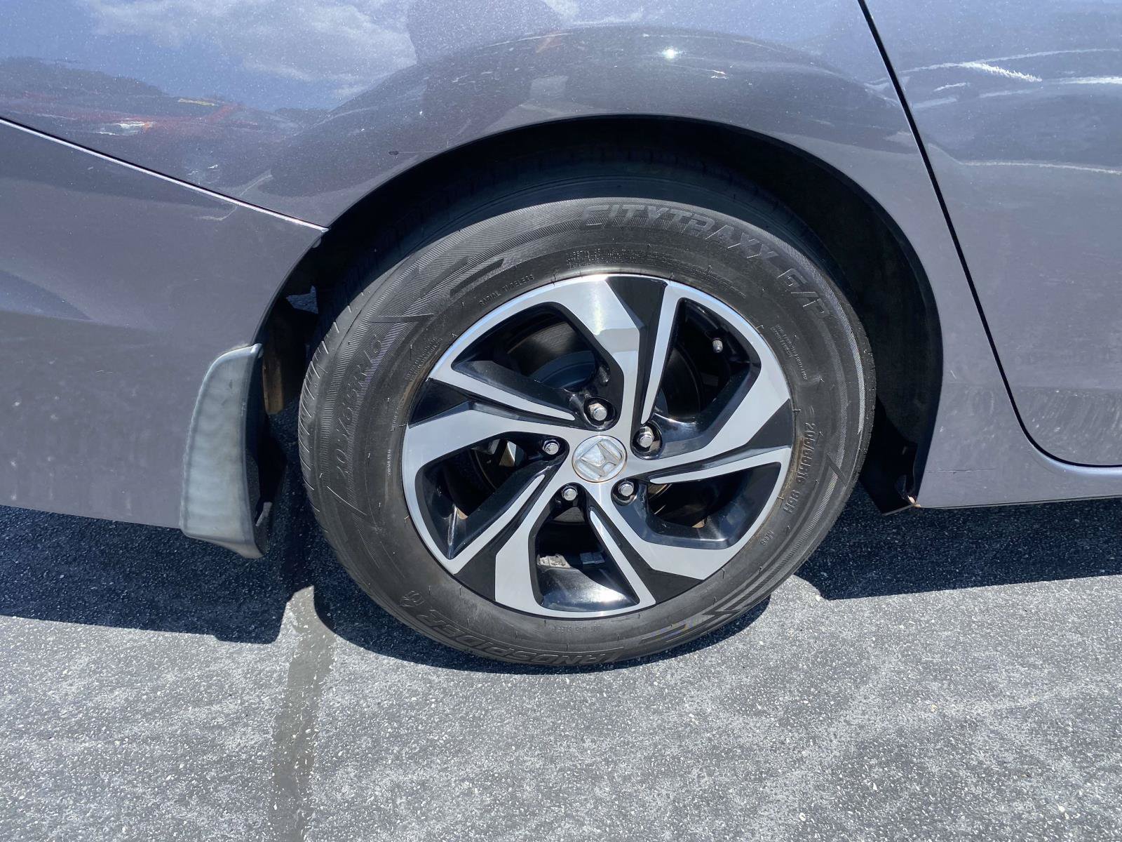 Used 2017 Honda Accord LX image 9