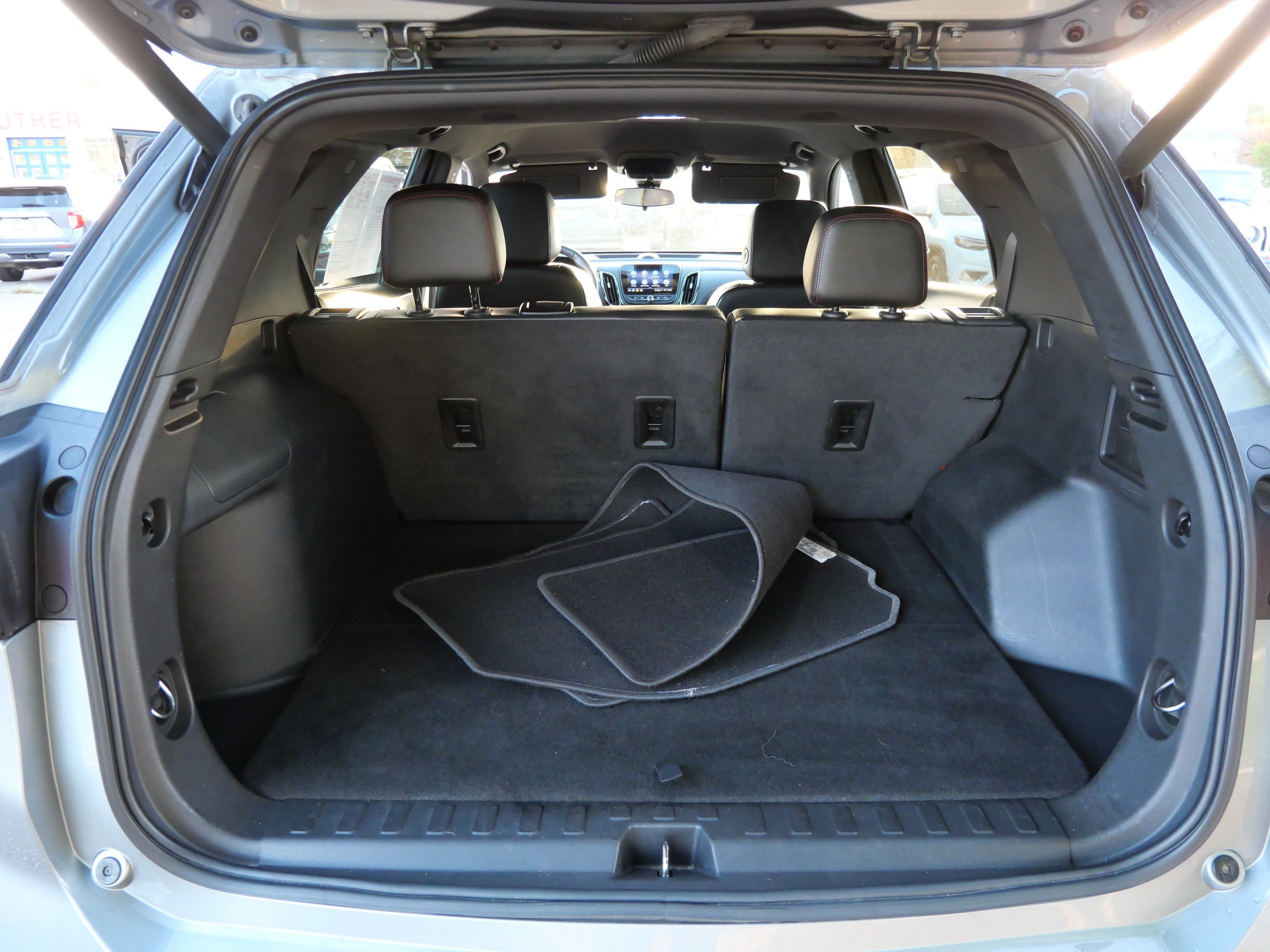 Used 2023 Chevrolet Equinox RS AWD/4WD image 18