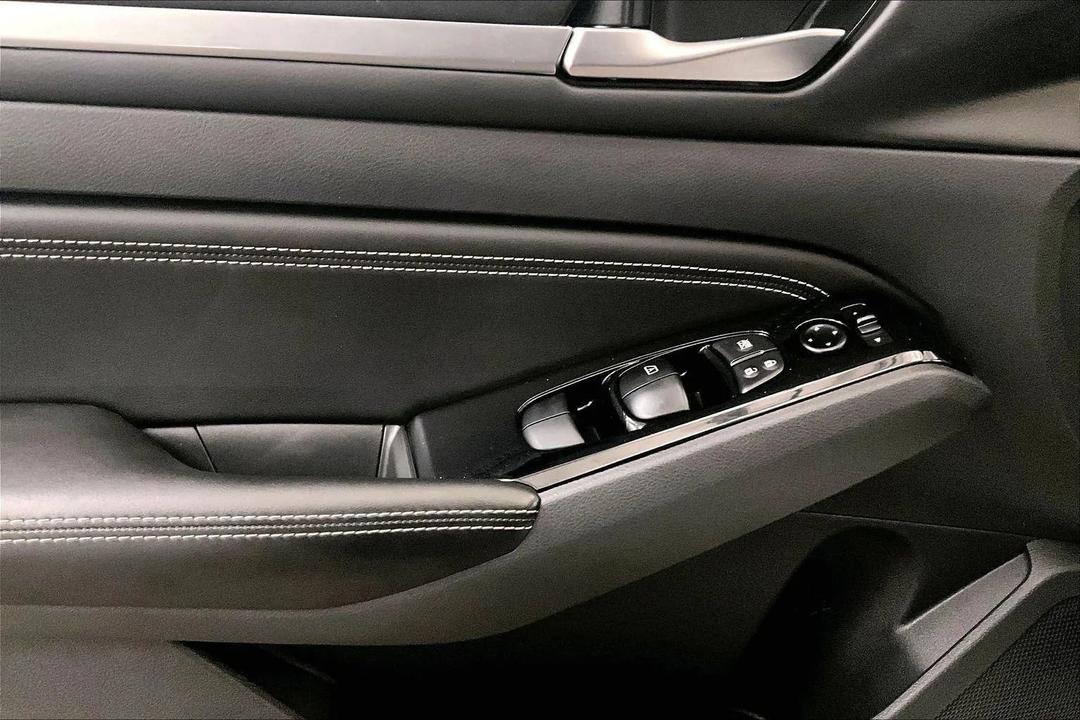 Used 2023 Nissan Altima 2.5 SV w/ SV Premium Package image 22