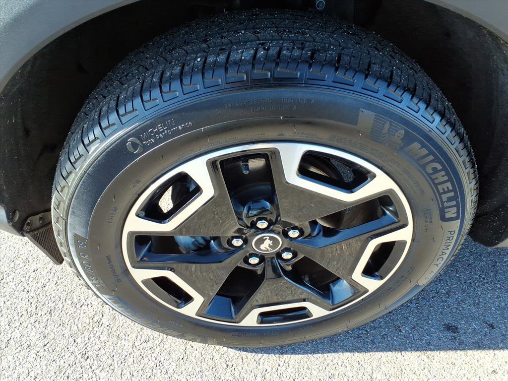 Certified 2023 Ford Bronco Sport Outer Banks w/ Tech Package AWD/4WD image 4