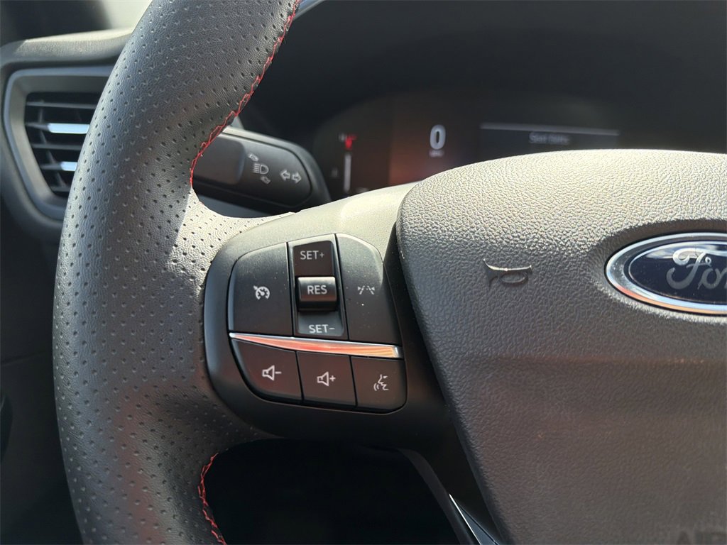 Certified 2025 Ford Escape ST-Line image 24