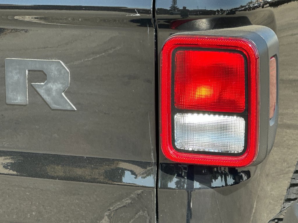 Used 2023 Jeep Gladiator Sport AWD/4WD image 24